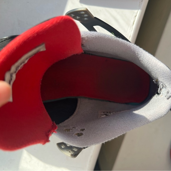 Air Jordan Retro 4 Gs Breds - Picture 9 of 10